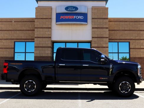 Used 2024 Ford F350 Platinum w/ Tremor Off-Road Package AWD/4WD image 5