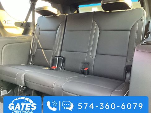 New 2025 Chevrolet Suburban Premier image 7