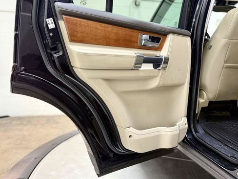Used 2014 Land Rover LR4 HSE LUX AWD/4WD image 16