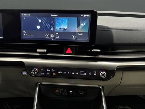 Used 2025 Kia Carnival SX image 9