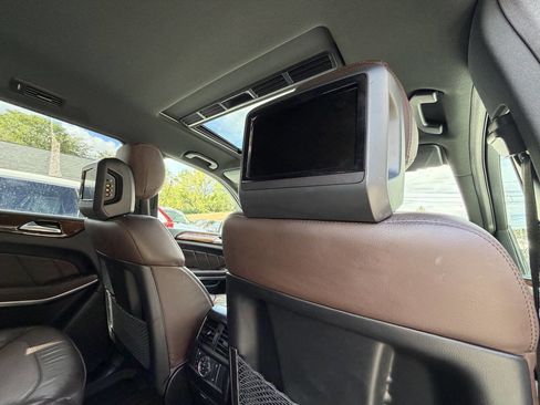 Used 2014 Mercedes-Benz GL 450 4MATIC image 21