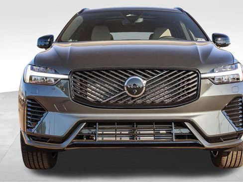 New 2026 Volvo XC60 T8 Plus w/ Climate Package AWD/4WD image 2