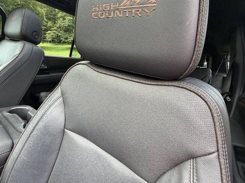Used 2021 Chevrolet Suburban High Country AWD/4WD image 21