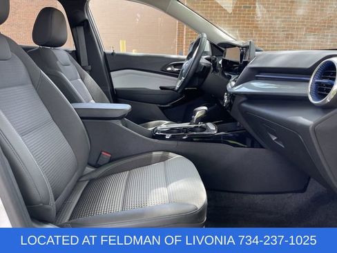 Used 2024 Chevrolet Trax LT w/ Driver Confidence Package FWD image 26