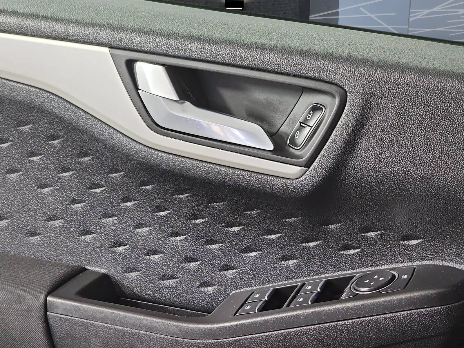 Used 2020 Ford Escape SE FWD image 24