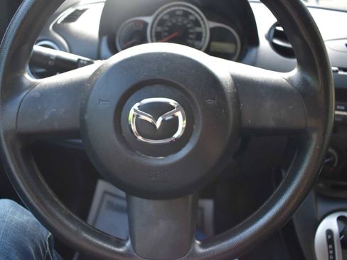 Used 2013 MAZDA MAZDA2 Sport FWD image 21