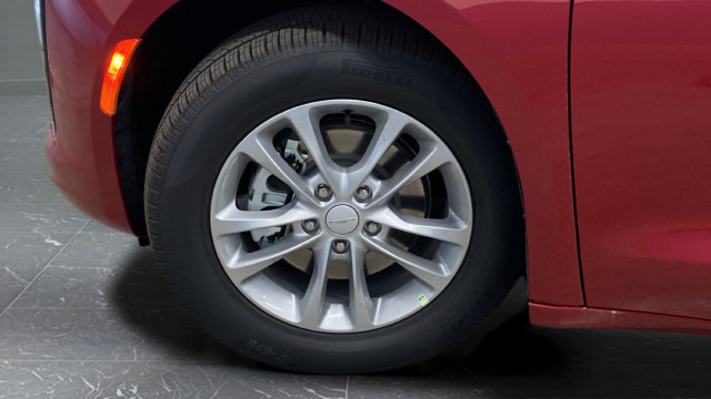 New 2027 Chrysler Pacifica Select FWD image 37