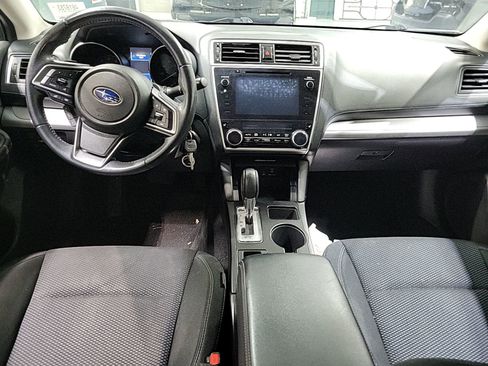 Used 2019 Subaru Outback 2.5i Premium image 9