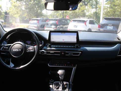 Certified 2023 Kia Seltos S w/ Navigation Package FWD image 22