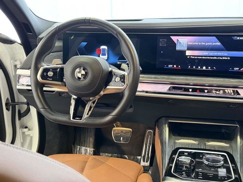 Used 2025 BMW 740i xDrive image 20