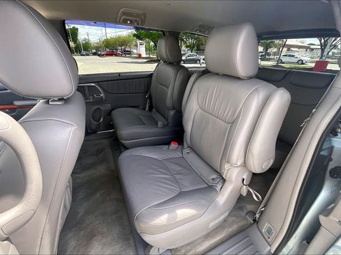 Used 2010 Toyota Sienna XLE FWD image 29