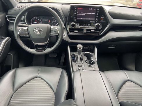 Used 2021 Toyota Highlander XSE image 12
