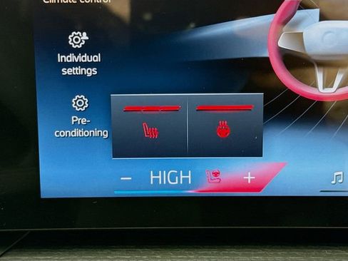 New 2026 BMW 330i xDrive Sedan w/ Convenience Package image 20