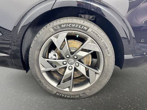 New 2023 Genesis Electrified GV70 Advanced image 32