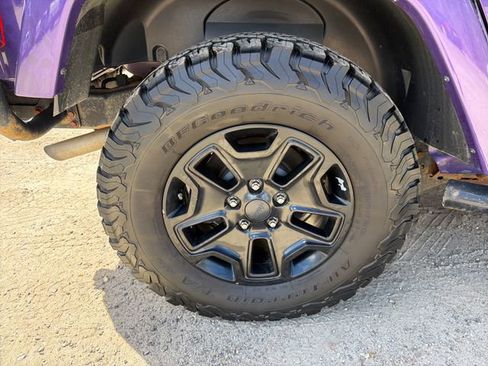 Used 2016 Jeep Wrangler Unlimited Sahara AWD/4WD image 27