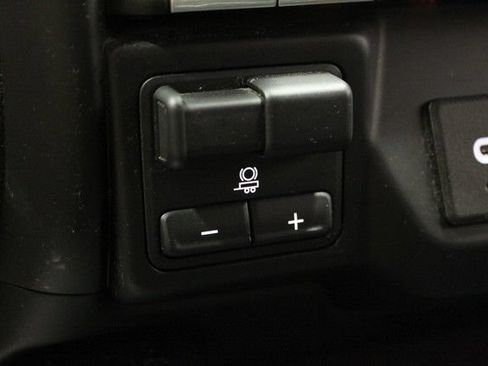 Certified 2022 GMC Sierra 1500 AT4 w/ AT4 Premium Package AWD/4WD image 28