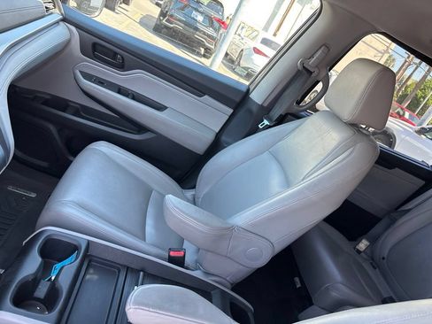 Used 2018 Honda Odyssey EX-L image 21