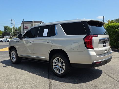 Used 2023 GMC Yukon Denali RWD image 3
