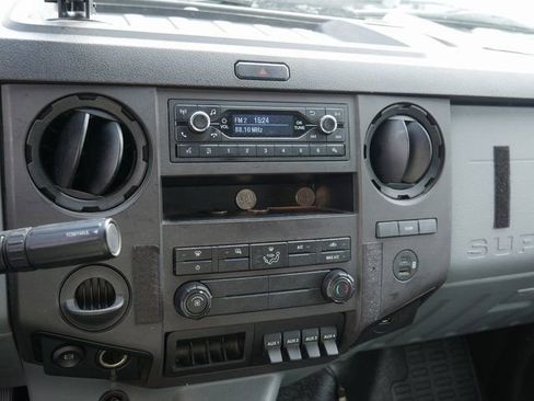 Used 2022 Ford F750 2WD Regular Cab Super Duty image 17