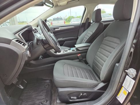 Used 2020 Ford Fusion SE AWD/4WD image 3