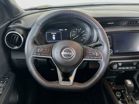 Used 2024 Nissan Kicks SR w/ SR Premium Package image 18
