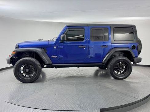 Used 2018 Jeep Wrangler Unlimited Sport S AWD/4WD image 3