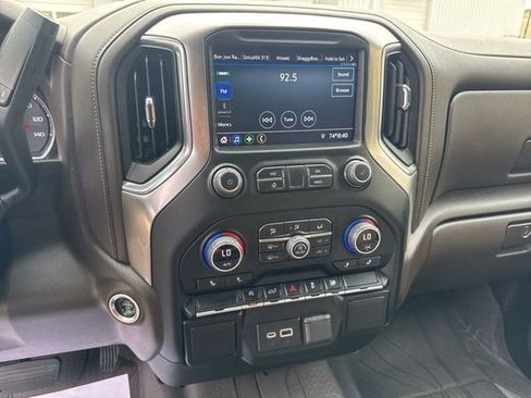 Used 2022 Chevrolet Silverado 1500 LT image 12