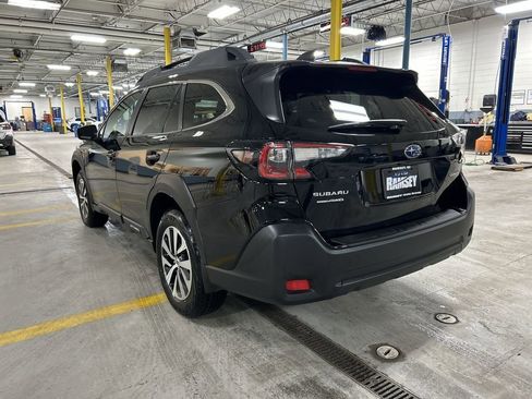 Certified 2025 Subaru Outback Premium image 6