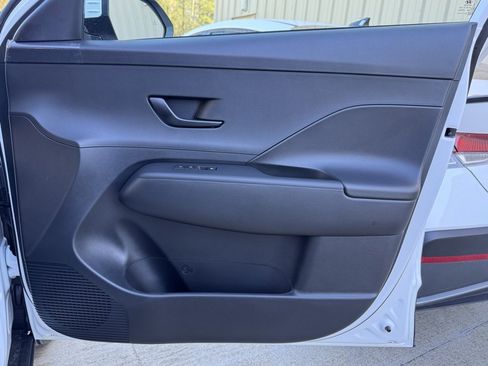 New 2026 Hyundai Kona SE image 17