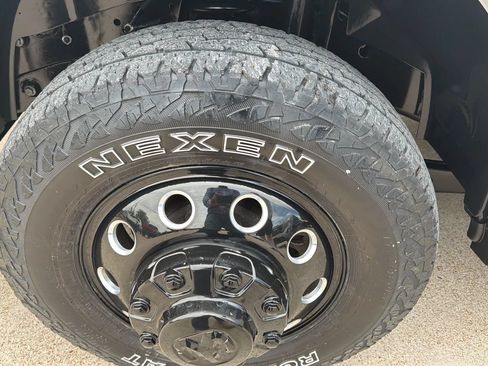 Used 2023 RAM 3500 Lone Star w/ Night Edition RWD image 8