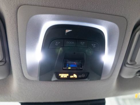 Used 2025 Toyota Corolla Cross LE FWD image 25