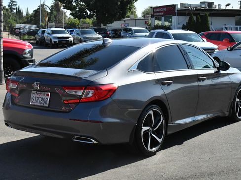 Used 2018 Honda Accord Sport image 8
