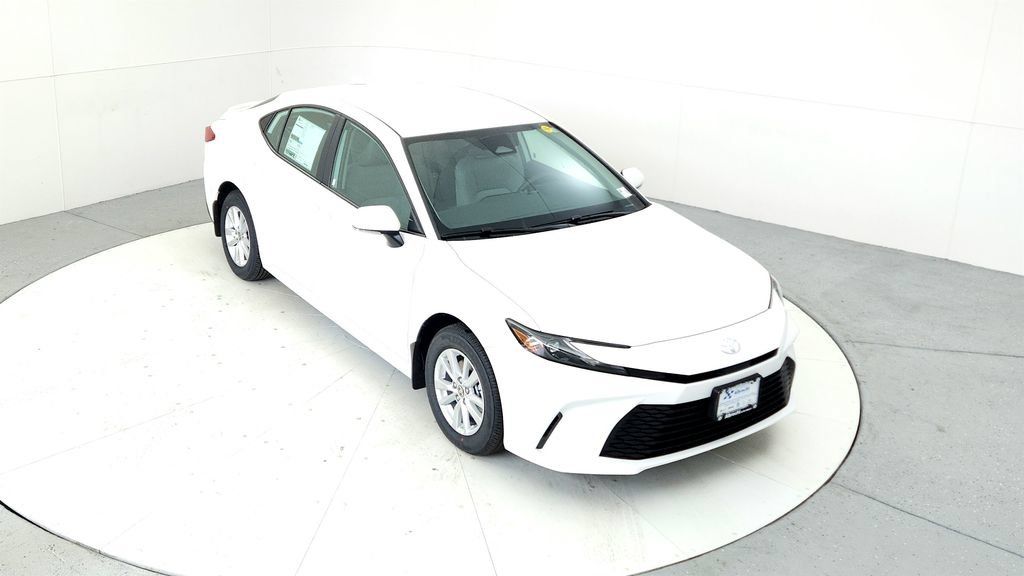 Used 2025 Toyota Camry LE AWD/4WD image 13