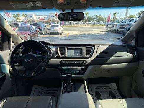 Used 2015 Kia Sedona SX FWD image 8
