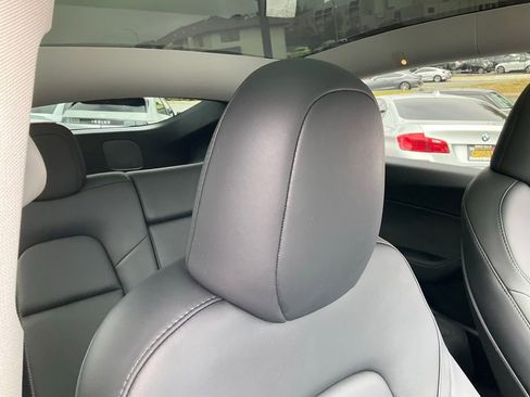 Used 2023 Tesla Model Y 2WD image 69