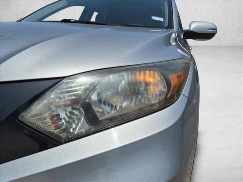 Used 2018 Honda HR-V EX image 11
