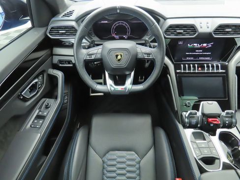 Used 2023 Lamborghini Urus S image 10