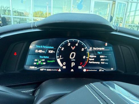 Used 2024 Chevrolet Corvette Stingray Premium Conv w/ Z51 Performance Package RWD image 5