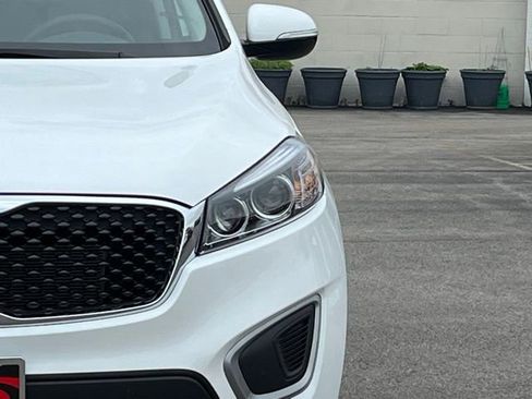 Used 2016 Kia Sorento LX w/ LX Convenience Package AWD/4WD image 16