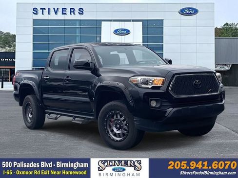Used 2017 Toyota Tacoma SR5 w/ Tow Package image 1