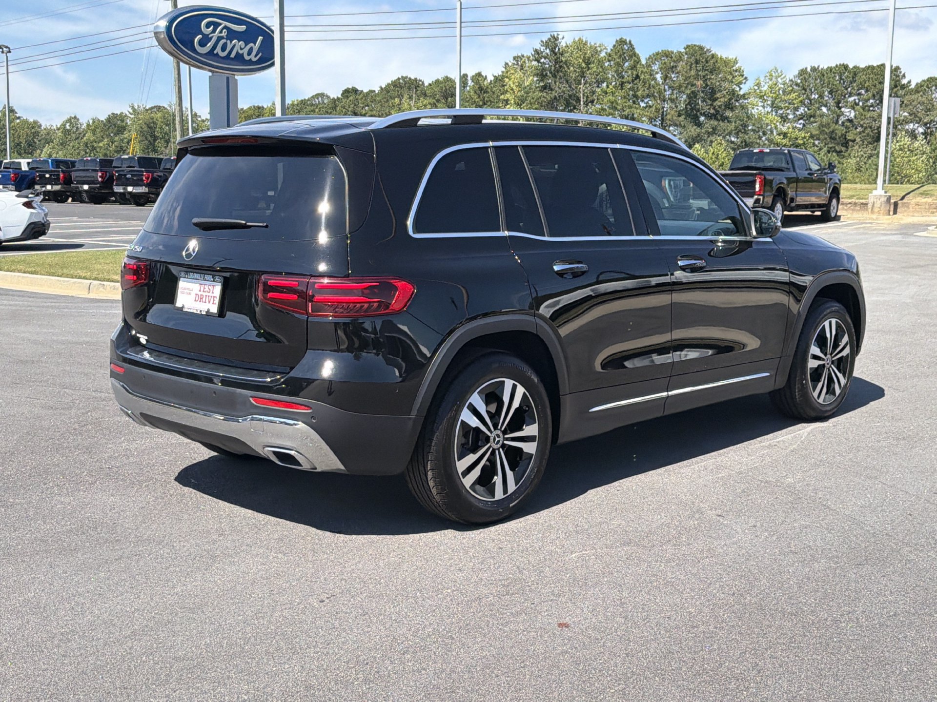 Used 2025 Mercedes-Benz GLB 250 image 30