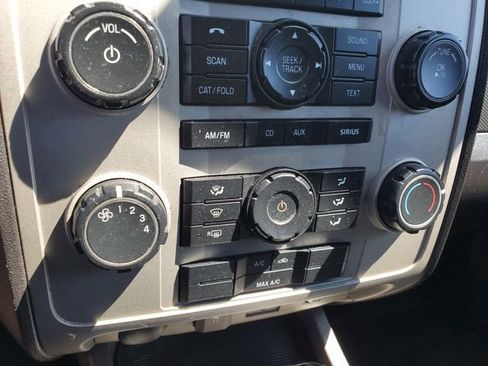 Used 2010 Ford Escape XLT FWD image 16