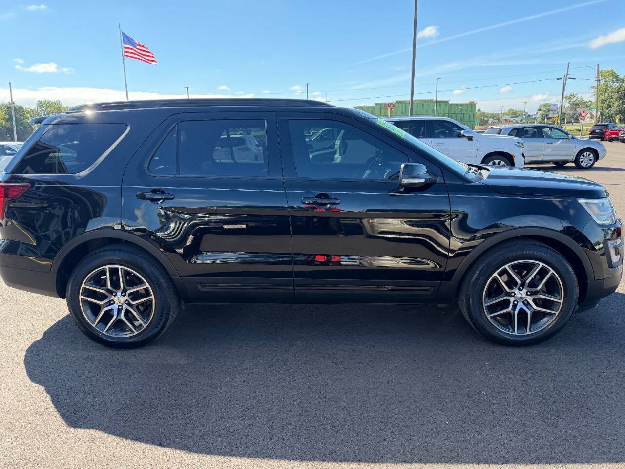 Used 2017 Ford Explorer Sport w/ Equipment Group 401A AWD/4WD image 6