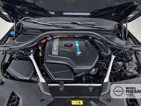 Used 2020 BMW 530e w/ Convenience Package RWD image 12