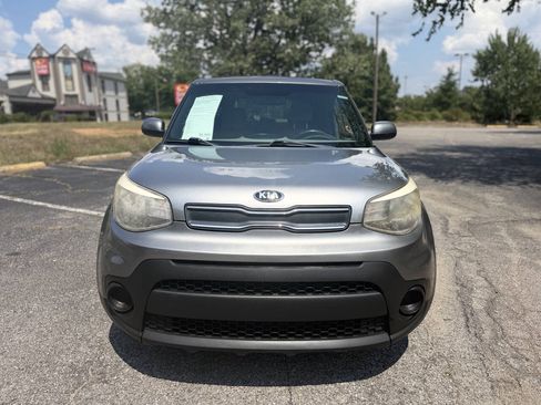 Used 2017 Kia Soul FWD image 2