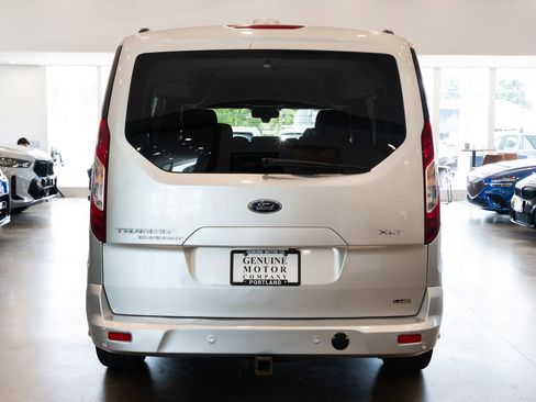 Used 2017 Ford Transit Connect XLT FWD image 5