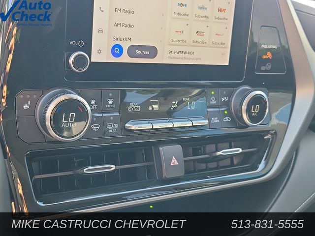 Used 2023 Toyota Highlander XLE FWD image 16
