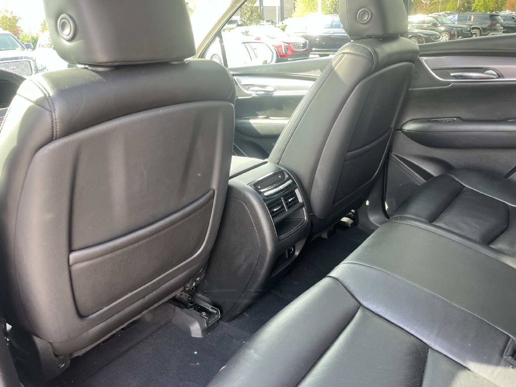 Used 2017 Cadillac XT5 Luxury w/ Driver Awareness Package FWD image 19