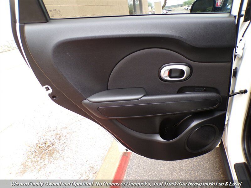 Used 2016 Kia Soul FWD image 16