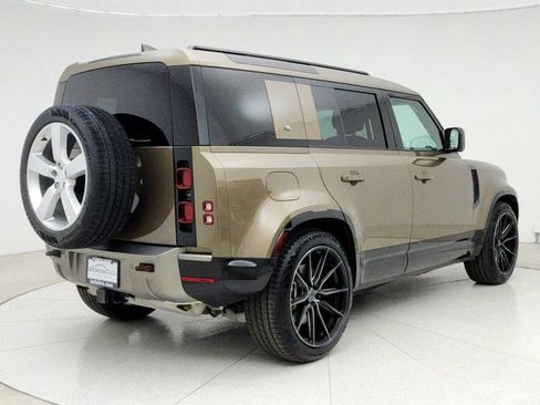 Used 2024 Land Rover Defender 110 X-Dynamic SE image 5